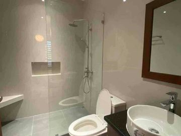 5 Bedrooms for rent fully furnished with swimming pool