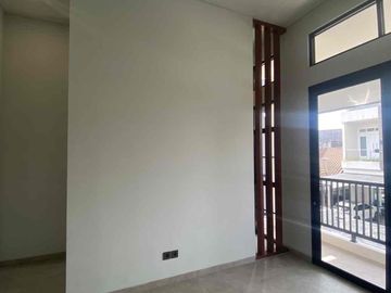 Rumah di Perum Alam Sutera, jl Sutera Gardenia Serpong Utara, Tangerang Selatan