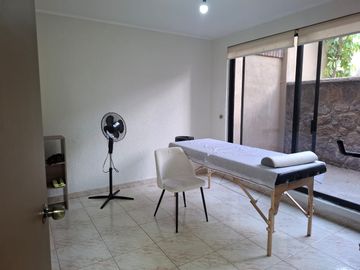 CONSULTORIO EN RENTA EN CERRO GORDO LEON GTO ZONA NORTE FRENTE A COSTCO.