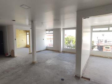 Edificio de 800 m² en Alquiler en Pomasqui
