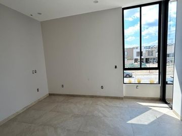 CASA NUEVA EN VENTA EN VALLES DEL MOLINO B DE LEÒN GTO