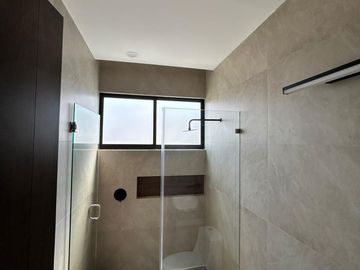 CASA NUEVA EN VENTA EN VALLES DEL MOLINO B DE LEÒN GTO