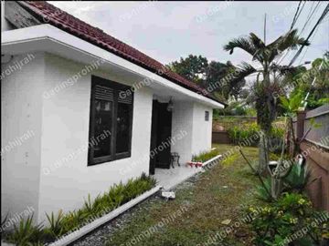 Disewakan Antapani u/ Rumah tinggal nyaman, aman dan asri posisi hoek