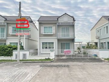 บ้านแฝด เนื้อที่ 35.8 ตร.ว. เดอะ วิลเลจ รังสิต-วงแหวน The Village Rangsit-Wongwaen ถนนรังสิต-นครนายก ตำบลลาดสวาย อำเภอลำลูกกา ปทุมธานี