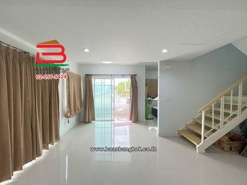 บ้านแฝด เนื้อที่ 35.8 ตร.ว. เดอะ วิลเลจ รังสิต-วงแหวน The Village Rangsit-Wongwaen ถนนรังสิต-นครนายก ตำบลลาดสวาย อำเภอลำลูกกา ปทุมธานี