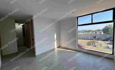 Residencia de 4 habitaciones, una de ellas en planta baja en fraccionamiento cerrado con amenidades como gimnasio, área infantil, terraza, sala para eventos, casa con roof garden.