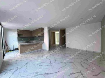 Residencia de 4 habitaciones, una de ellas en planta baja en fraccionamiento cerrado con amenidades como gimnasio, área infantil, terraza, sala para eventos, casa con roof garden.