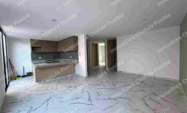 Residencia de 4 habitaciones, una de ellas en planta baja en fraccionamiento cerrado con amenidades como gimnasio, área infantil, terraza, sala para eventos, casa con roof garden.