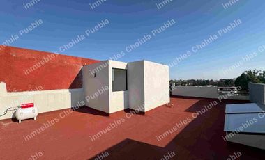 Residencia de 4 habitaciones, una de ellas en planta baja en fraccionamiento cerrado con amenidades como gimnasio, área infantil, terraza, sala para eventos, casa con roof garden.
