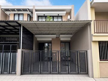 Rumah Lebak Arum MINIMALIS STRATEGIS FURNISH carport 2