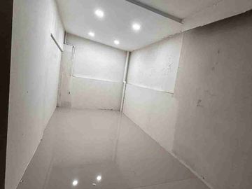 RUMAH CANTIK DALAM LINGKUNGAN CLUSTER DEKAT UPTOWN MALL