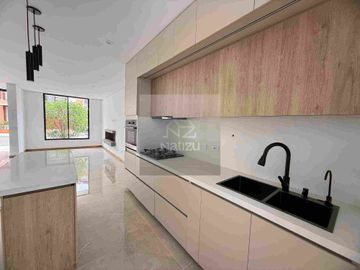 Casa Unifamiliar en Urbanización abierta para estrenar