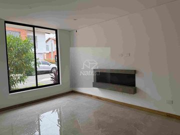 Casa Unifamiliar en Urbanización abierta para estrenar