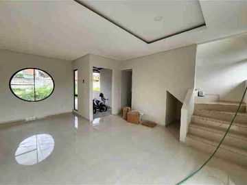 ✳️Dijual/For Sale
Rumah baru minimalis 2 lantai
Cluster Budi Luhur Asri.1
Lt : 60 m2 , Lb : 90 m2 
Hdp Utara , SHGB
Kt : 3 , Km : 3  .
Carpot , Dapur , Taman
Op : 1.35 m negoo 
On Progress
Info : 0822.1857.----
Teguh Budiman/Xmac