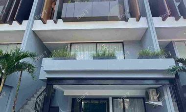 Rumah Konsep Dobel Deker di Cilandak Jakarta Selatan
