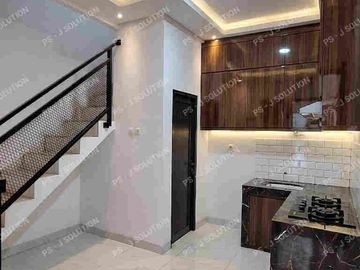 RUMAH SKENA KALCER DEKAT LRT MATRAMAN