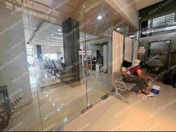 Commercial building along V. Luna in Diliman Quezon City For Sale