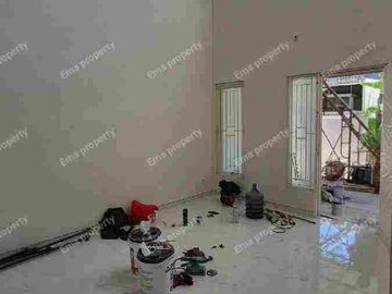 Dijual rumah renov siap huni di Green Semanggi Residence