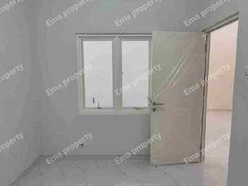 Dijual rumah renov siap huni di Green Semanggi Residence