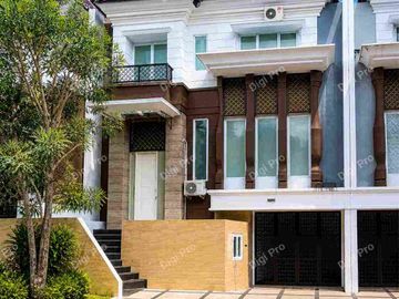 Dijual Citraland Celebes 10x20 Lengkap Kolam Renang