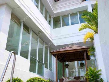 Dijual Citraland Celebes 10x20 Lengkap Kolam Renang