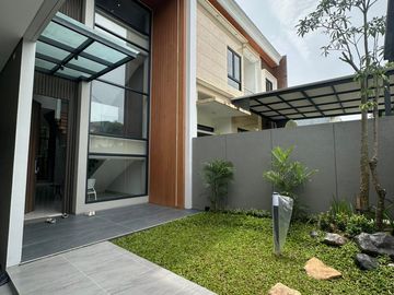 Rumah Citraland Minimalis 3 Lantai Private Lift SHM Murah