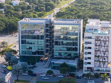EN VENTA OFICINA ADECUADA DE 77 M² | HUMANA WORK CENTER