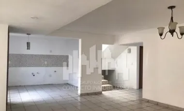 CASA EN JUANACATLAN