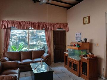 Rumah siap huni luas besar Di Golf Arcamanik Bandung