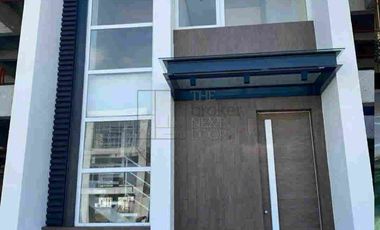 MODERN TOWNHOUSE FOR SALE IN ACACIA ESTATES MAHOGANY PLACE