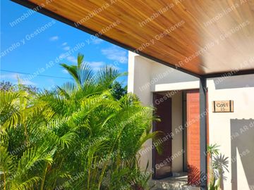 Casa 2 Niveles en Privada, Cholul al Norte de Merida, Yuc.