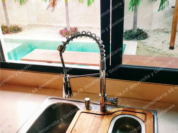 Casa 2 Niveles en Privada, Cholul al Norte de Merida, Yuc.