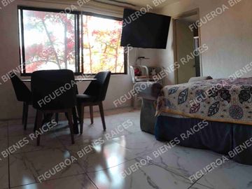Hermoso y amplio departamento en Acapatzingo con bonita vista. C=203M2