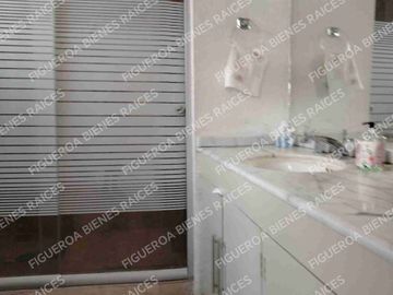Hermoso y amplio departamento en Acapatzingo con bonita vista. C=203M2
