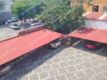 Hermoso y amplio departamento en Acapatzingo con bonita vista. C=203M2