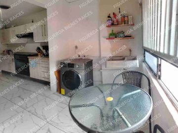 Hermoso y amplio departamento en Acapatzingo con bonita vista. C=203M2
