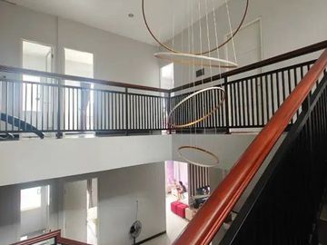 Rumah Second Sukolilo Dian Regency Dekat Pakuwon City, Dekat ITS