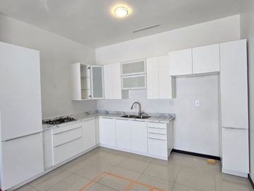 CASA DE RENTA EN UNA PLANTA EN AUREA RESIDENCIAL