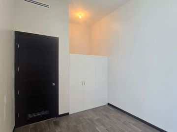 CASA DE RENTA EN UNA PLANTA EN AUREA RESIDENCIAL
