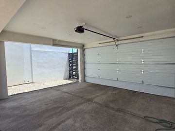 CASA DE RENTA EN UNA PLANTA EN AUREA RESIDENCIAL