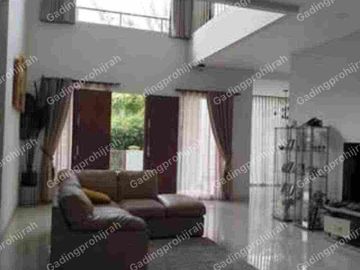 Dijual Rumah Bagus Hook SHM di Turangga