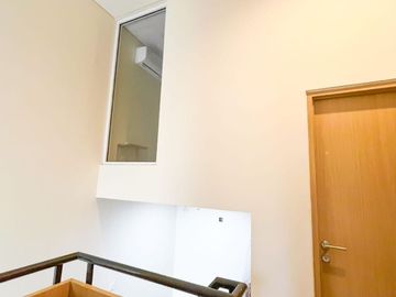 Dijual Rumah Bagus 2 Lantai Posisi Dekat Club House Tabebuya Invensihaus R