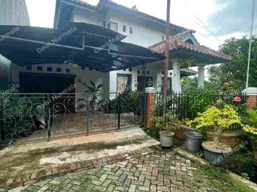 rumah luas bangunan kokoh jl tarumanegara Cirendeu