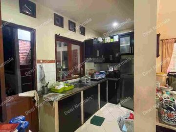 rumah luas bangunan kokoh jl tarumanegara Cirendeu