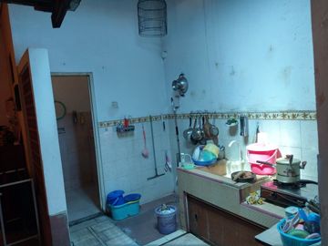 DIJUAL Rumah Petemon SBY Barat - Bangunan 1 Lantai, Bonus Sumur