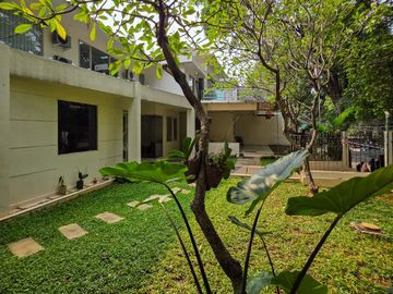 Kebayoran Baru 469m² SHM Row Lebar Siap Huni 5+2KT, 27M Nego