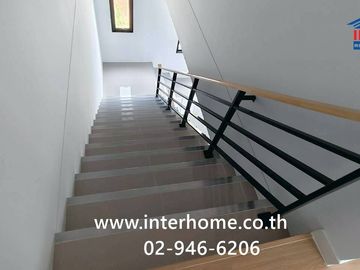Three-story commercial building, 28 sq.wa., Siri Avenue Bangna 3 Village, near Sermsuk Bang Bo Market, Rattanarat Road, Bangna-Trat Road, Bang Bo, Sam