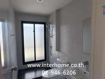 Three-story commercial building, 28 sq.wa., Siri Avenue Bangna 3 Village, near Sermsuk Bang Bo Market, Rattanarat Road, Bangna-Trat Road, Bang Bo, Sam