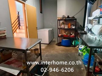 Three-story commercial building, 28 sq.wa., Siri Avenue Bangna 3 Village, near Sermsuk Bang Bo Market, Rattanarat Road, Bangna-Trat Road, Bang Bo, Sam