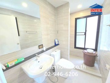 Two-story semi-detached house, 36 sq.wa., Britania Ratchaphruek-Kanchanaphisek Village, near Wacharavee Service Station, Soi Wat Tha Kwean, Ratchaphru